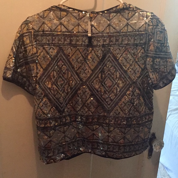 Forever 21 geometric pattern boxy sequin top - Picture 4 of 4